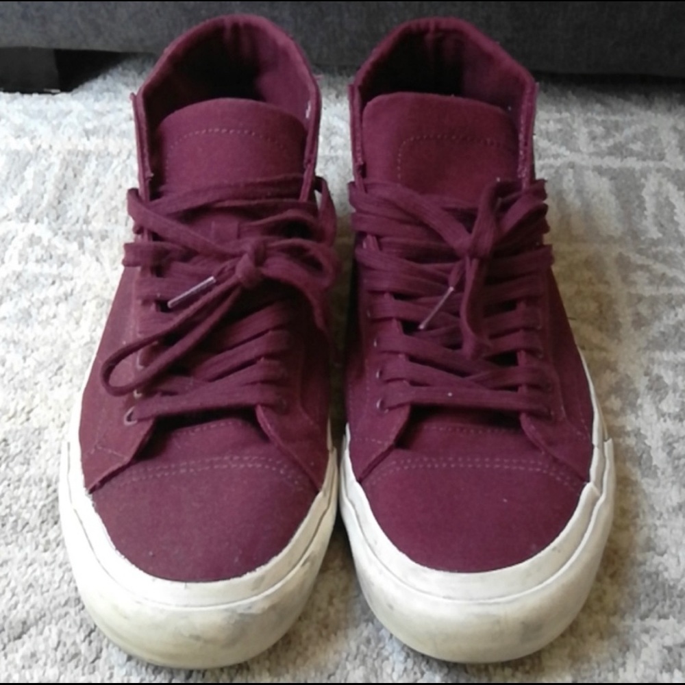 Burgundy High-Top Vans Men’s 9.5